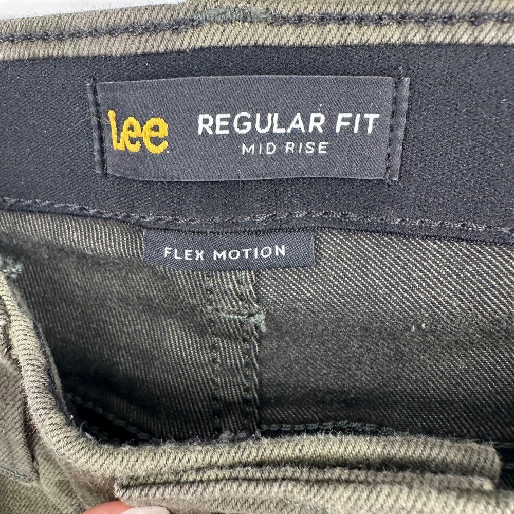 Lee Olive Green Camo Women's Bermuda Shorts - Picture 2 of 11